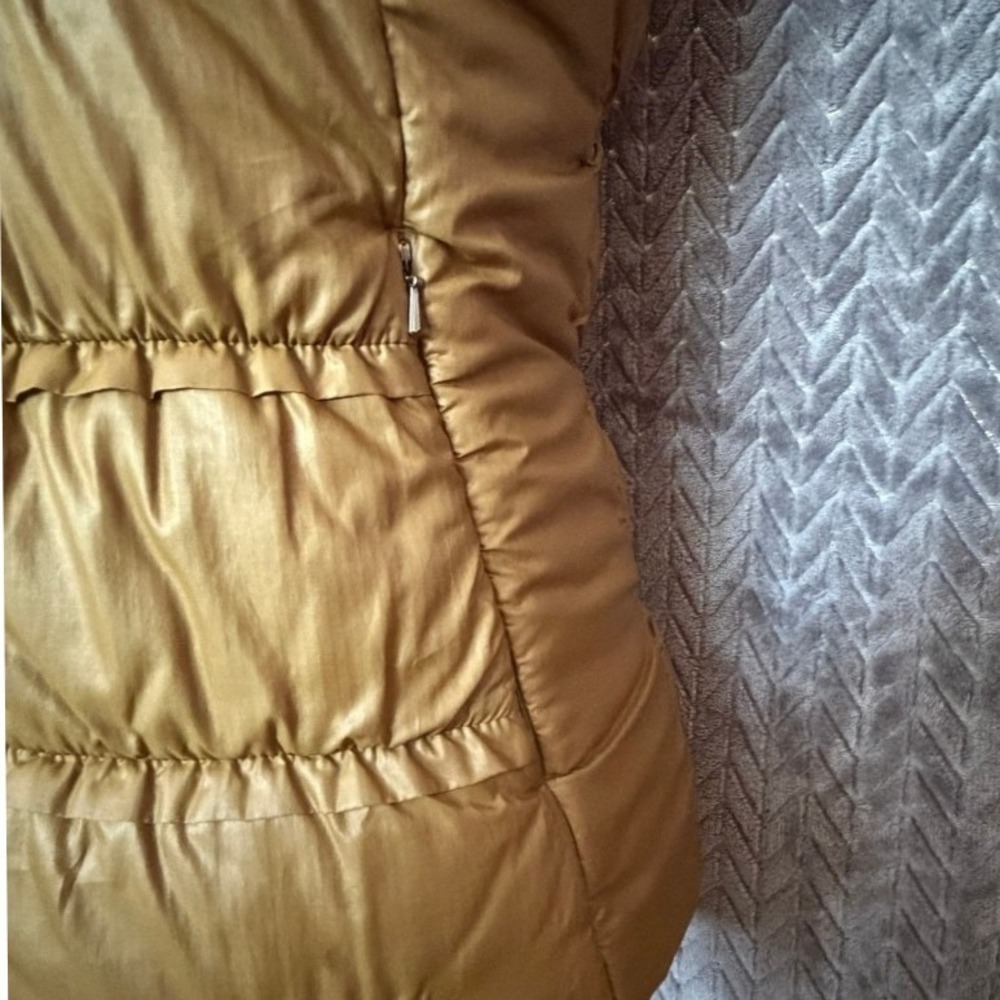 Patagonia Women's Lidia Gold Quilted Puffer Vest XS - Picture 3 of 7